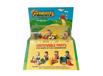 PEANUTS HAPPY MEALS RESTAURANT DISPLAY