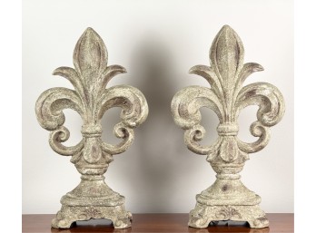 PAIR OF DECORATIVE FLEUR DE LIS ACCENTS