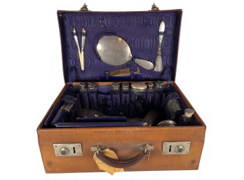 VINTAGE STERLING SILVER TRAVEL BEAUTY KIT