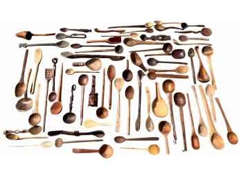 LARGE GROUPING VINTAGE/ANTIQUE WOODEN SCOOPS