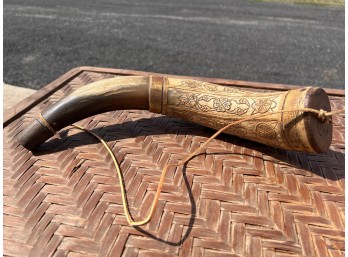ANTIQUE POWDER HORN w/ CARVED DESIGN