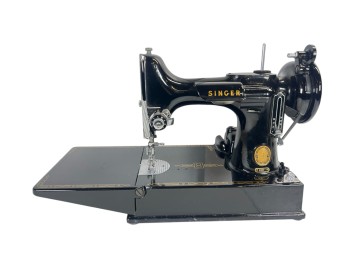SINGER FEATHERWEIGHT 221 SEWING MACHINE