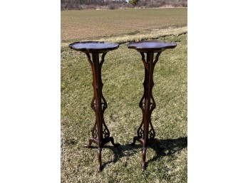 PAIR OF (20th c) MAHOGANY PLANT STANDS
