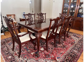 THOMASVILLE FINE MAHOGANY DINING TABLE AND CHAIRS