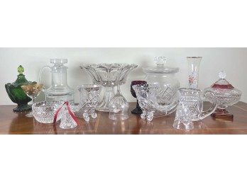 GENEROUS GROUP OF FINE QUALITY GLASS/CRYSTAL