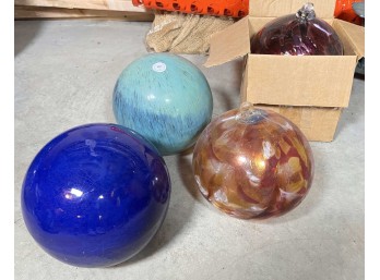 (2) GLAZED CERAMIC GARDEN BALLS (1) GLASS