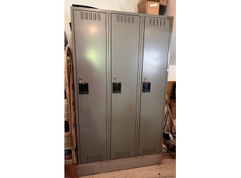 WILSON COMPANY (1) TIER (3) WIDE LOCKER