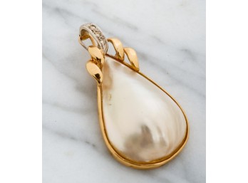 14k GOLD PENDANT set with MABE PEARL