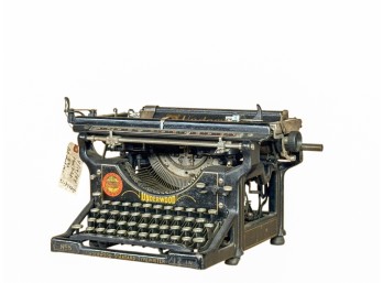 12 INCH UNDERWOOD STANDARD NO 5 TYPEWRITER