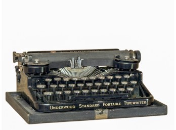 UNDERWOOD STANDARD (3) BANK PORTABLE TYPEWRITER