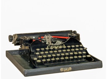 CORONA 'FOUR' PORTABLE TYPEWRITER
