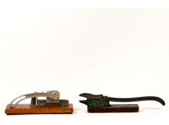 R. FRISBIES & ARCADE HAND CRANKED NUT CRACKER