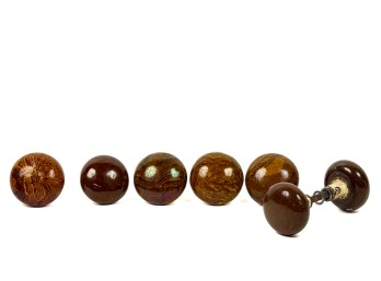 GROUPING BENNINGTON POTTERY DOOR KNOBS