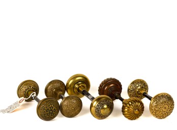 GROUP (19th/EARLY20thc) DOOR KNOBS w SPINDLE SETS