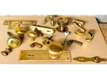 GROUPING MOSTLY BRASS HARDWARE