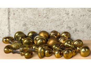 GENEROUS GROUP OF BRASS DOOR KNOB & SPINDLE SETS