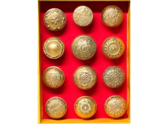 GROUP OF (12) CAST VICTORIAN DOOR KNOBS