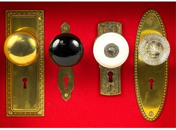 (4) VICTORIAN DOOR KNOBS with BACKPLATES