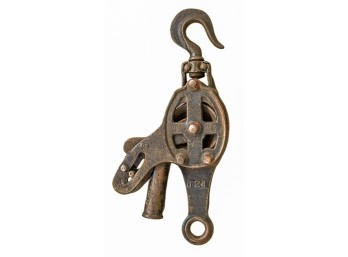 ANTIQUE CAST IRON HAY TROLLEY/BLOCK