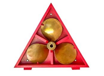 (3) BLADE BRONZE BOAT PROPELLOR in CUSTOM CASE