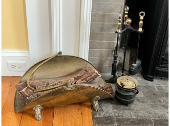 DIMINUTIVE (3) PIECE FIREPLACE SET & STAND