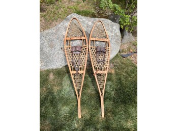 VINTAGE PAIR OF THE TUBBS SNOWESHOES