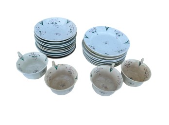 GROUPING of STAFFORDSHIRE SPRIGWARES