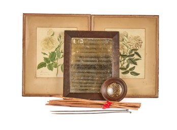 MIRROR, DRIED FLOWERS, IRON SKEWERS, PRINTS etc