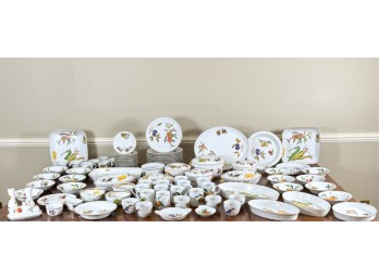 ROYAL WORCESTER 'EVESHAM' DINNER SERVICE