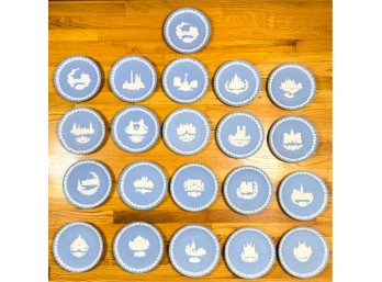 SET (21) WEDGWOOD JASPERWARE CHRISTMAS PLATES