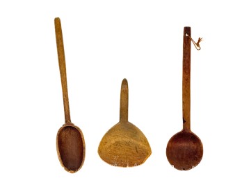 (3) COUNTRY PRIMITIVE TREENWARE SCOOPS