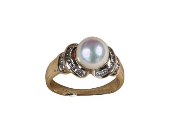 14K GOLD PEARL AND DIAMOND RING