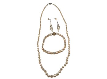 GROUPING OF PEARL JEWELRY w/ GOLD ACCENTS