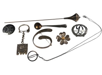 GROUPING OF STERLING SILVER PINS, ETC