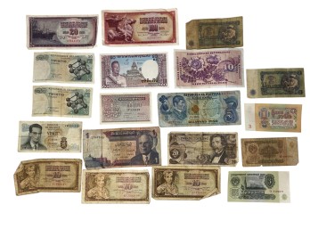 COLLECTION OF FORIEGN PAPER CURRENCY