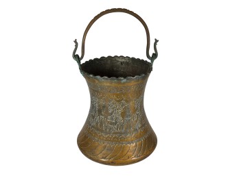 ANTIQUE MIDDLE EASTERN HAND HAMMERED BRASS BUCKET