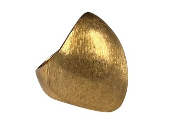 18K GOLD RING w/ BRUSHED TEXTURE DESIGN