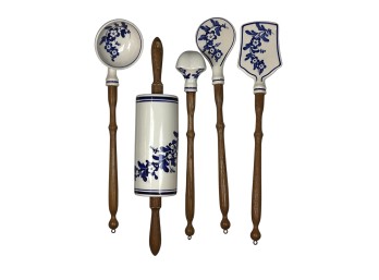 (5) PIECE BLUE & WHITE CERAMIC KITCHENWARE