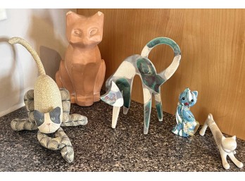 (5) PIECE DECORATIVE KITTY LOT