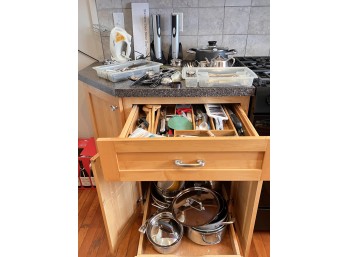 ASSORTED KITCHEN LOT