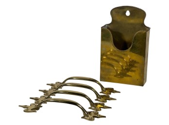 (4) ANTIQUE BRASS FLEUR DE LIS PULLS