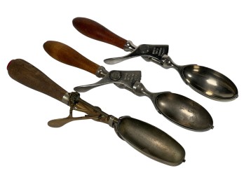 (3) EARLY (20th c) OBLONG ICE CREAM SCOOPS