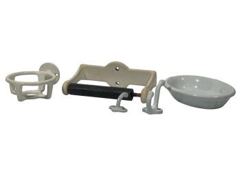 EARLY (20th c) PORCELAIN BATHROOM WARES