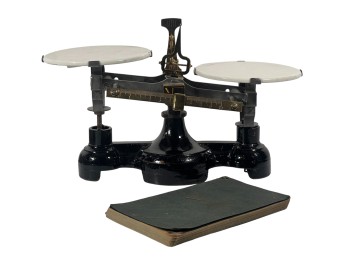 EARLY (20th c) CAST IRON APOTHECARY SCALE