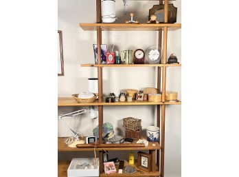 LARGE COLLECTION OF MISC DECORATIVE ITEMS