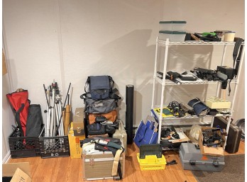 LARGE GROUPING OF PHOTOGRAPHY EQUIPMENT