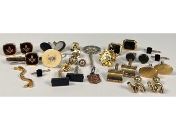 GROUPING OF VINTAGE MENS JEWELRY