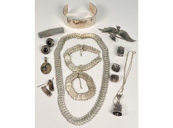 GROUPING OF STERLING SILVER JEWELRY