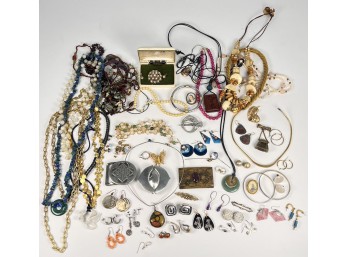 COLLECTION OF FINE QUALITY COSTUME JEWELRY