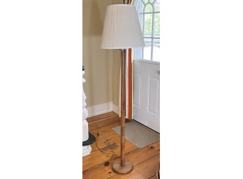 MID CENTURY WOODEN FLOOR LAMP